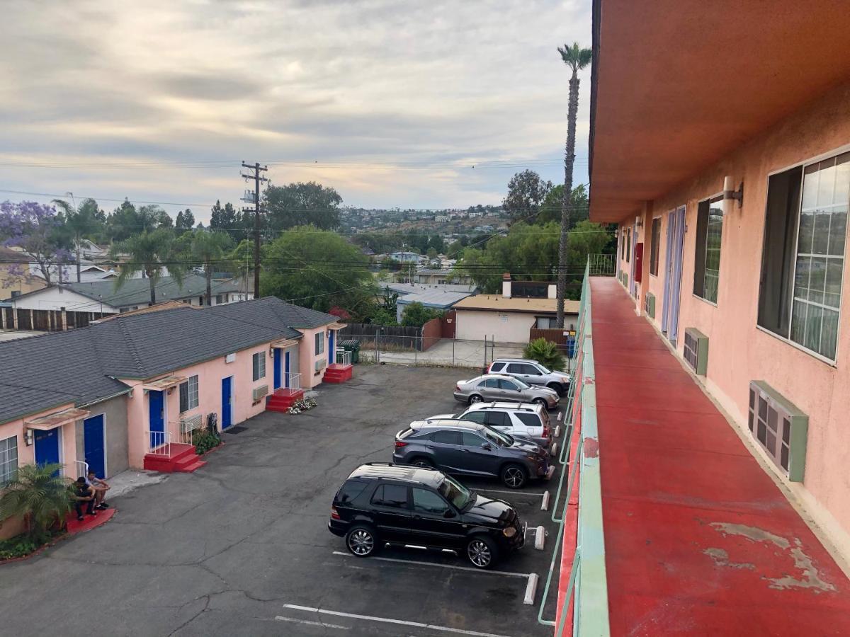 La Petite Rouge Motel San Diego Bagian luar foto