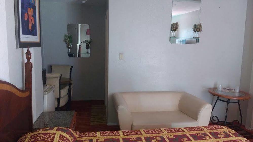 La Petite Rouge Motel San Diego Bagian luar foto