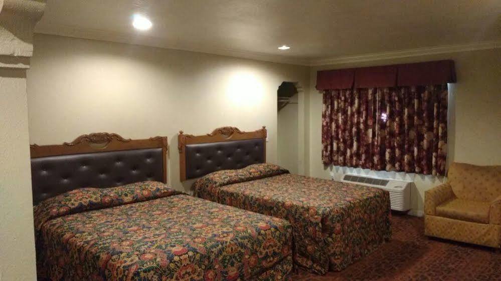 La Petite Rouge Motel San Diego Bagian luar foto