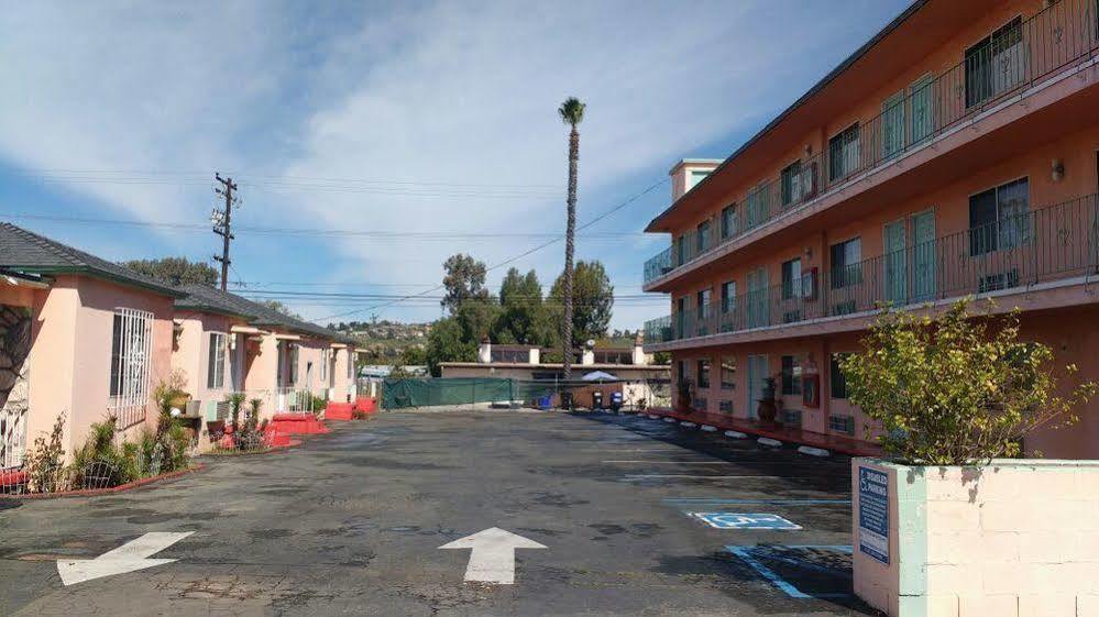 La Petite Rouge Motel San Diego Bagian luar foto